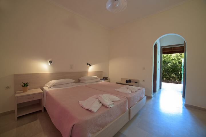 Room 4 of 27