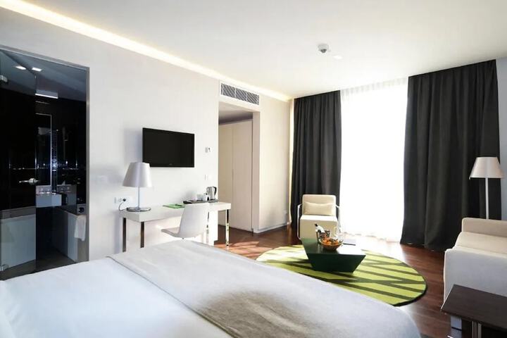 Room 16 of 57