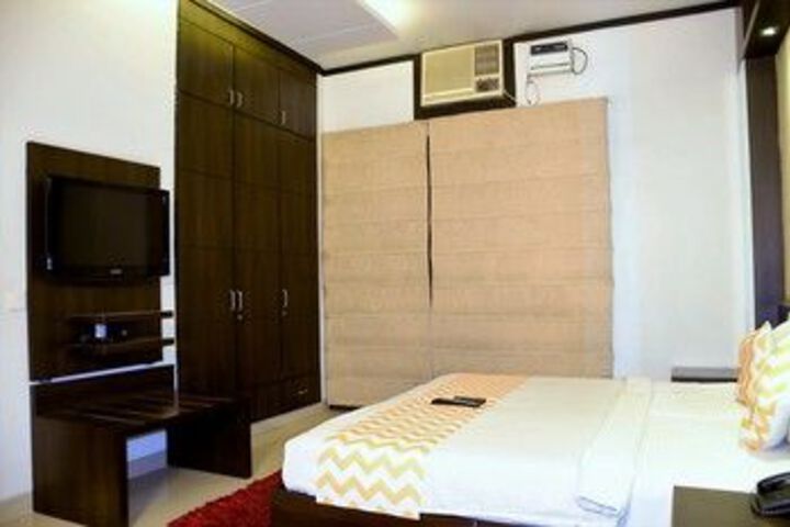 Room 8 of 32