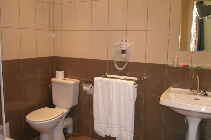 Room 15 of 18
