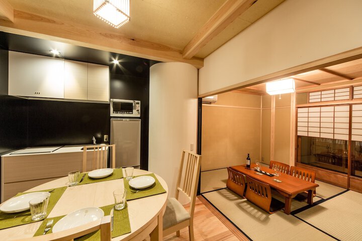 Room 8 of 28