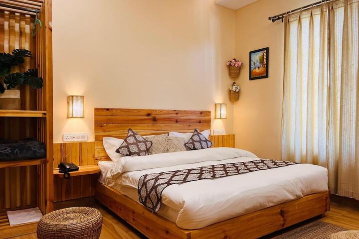 Room 3 of 73