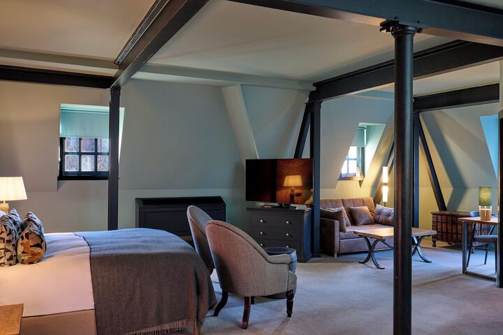 Room 16 of 59