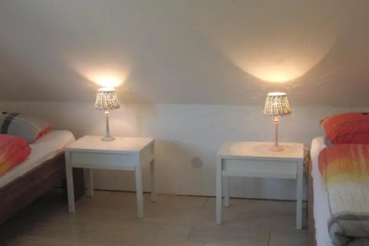 Room 4 of 19