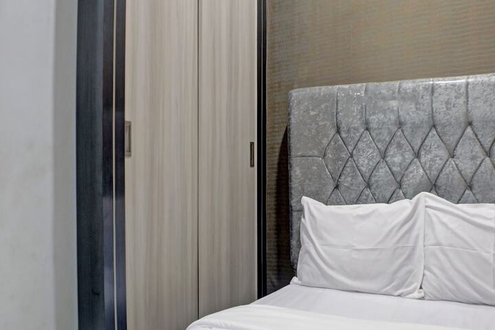 Room 10 of 25