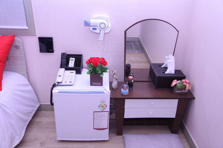 Room 9 of 70