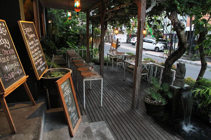 Dining 50 of 59