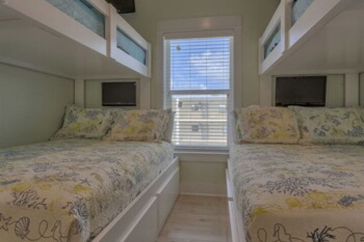 Room 72 of 91