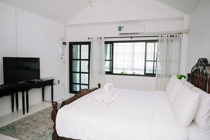 Room 28 of 84