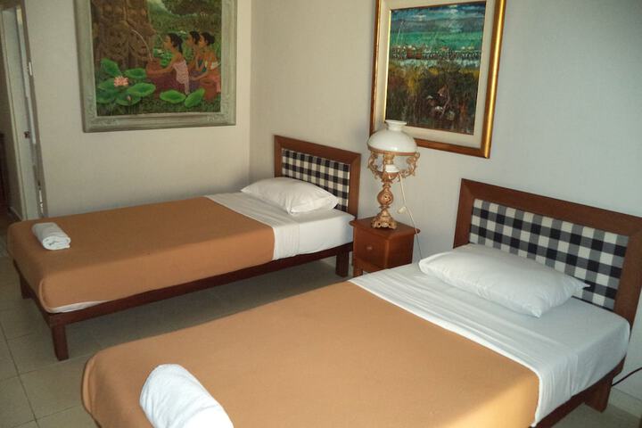 Room 9 of 65