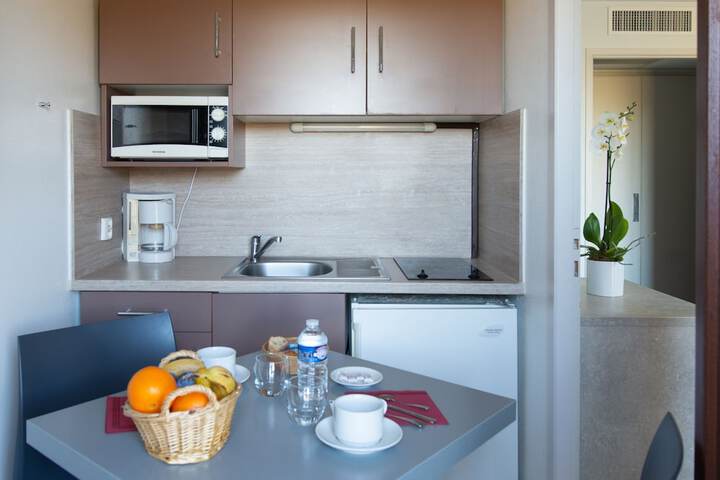 Private kitchenette