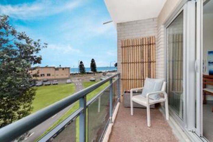 Terrace/Patio 2 of 6