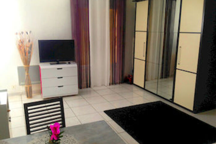 Room 72 of 234