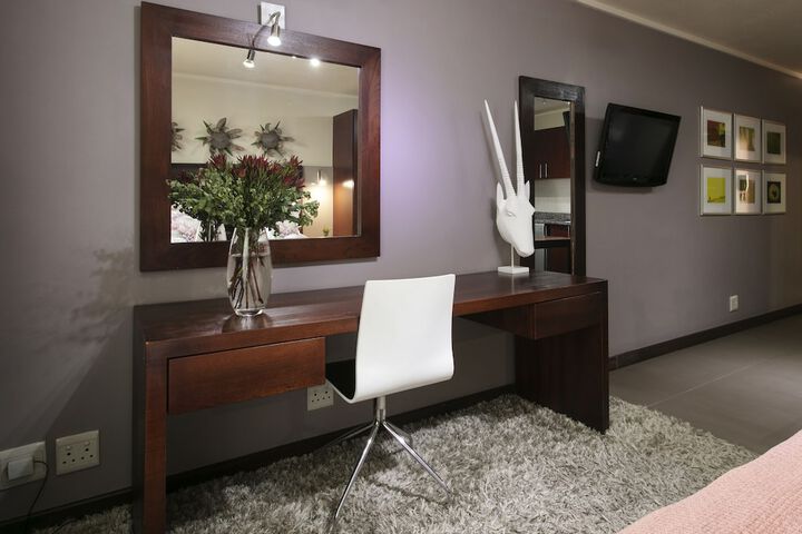 Room 9 of 36
