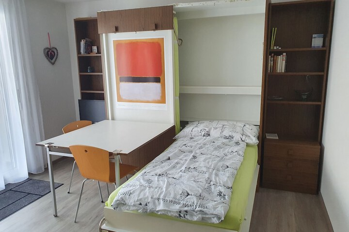 Room 2 of 27