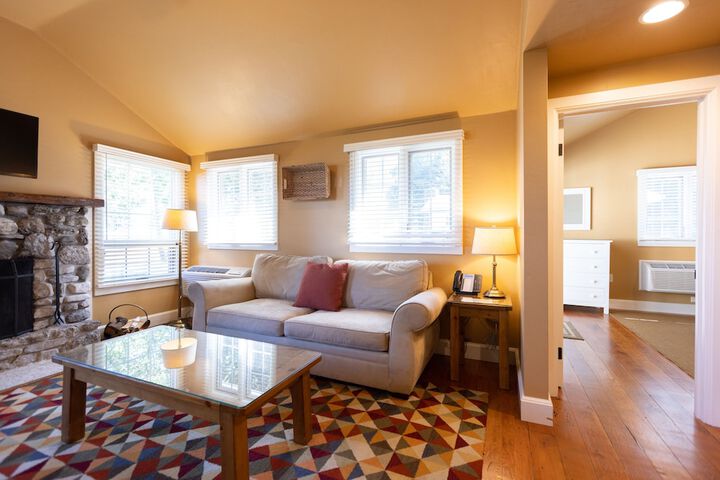 Room 85 of 220