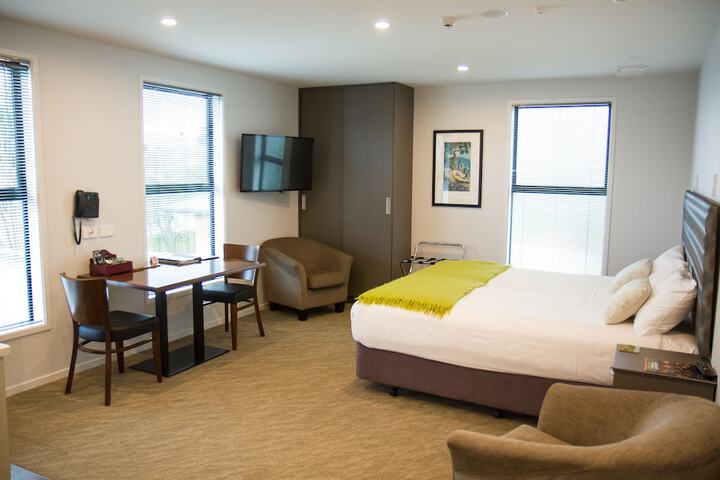 Room 27 of 78