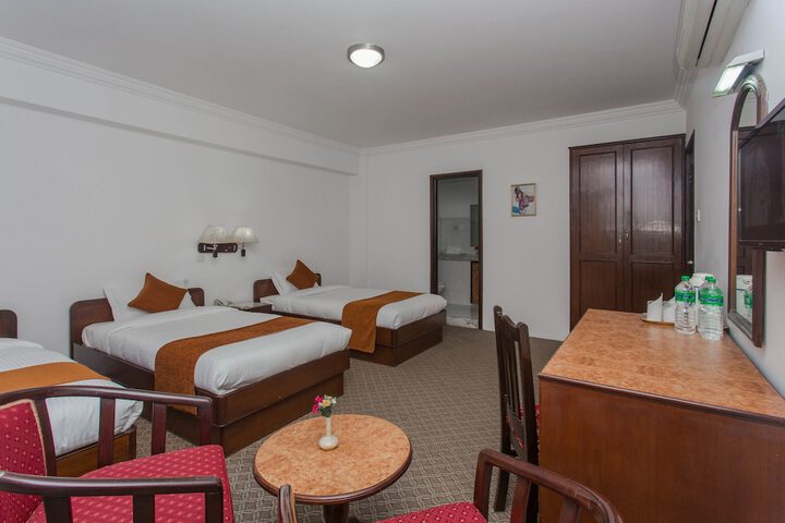 Room 15 of 93