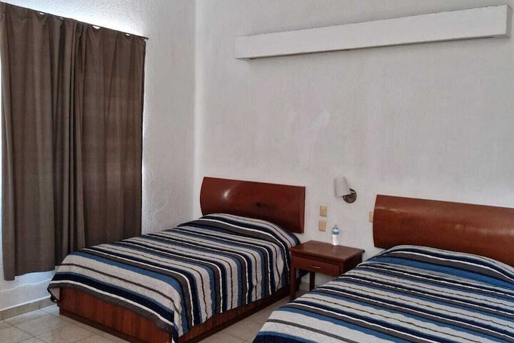 Room 4 of 6