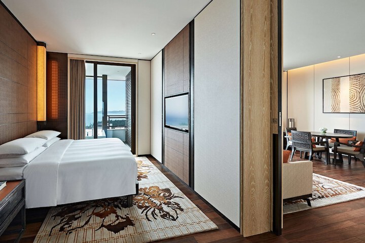 Room 16 of 116