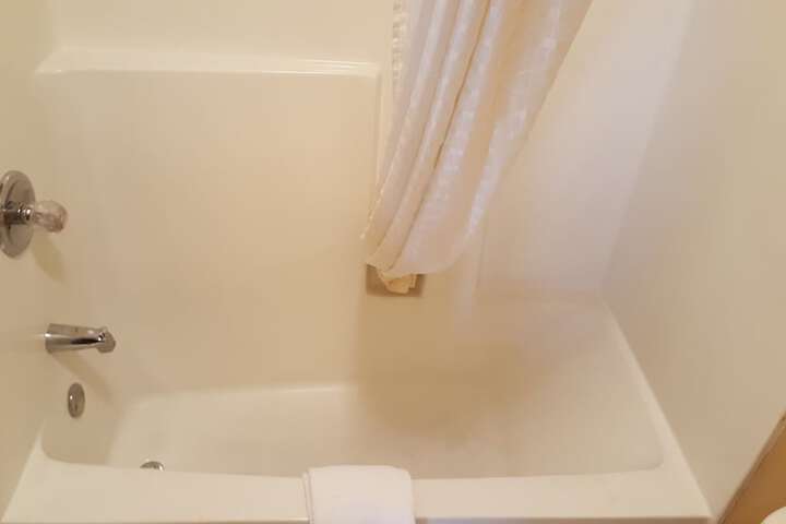 Room 11 of 27
