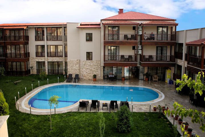 Pools & Facilities