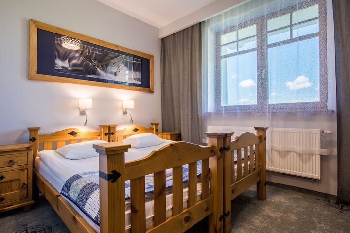 Room 15 of 210