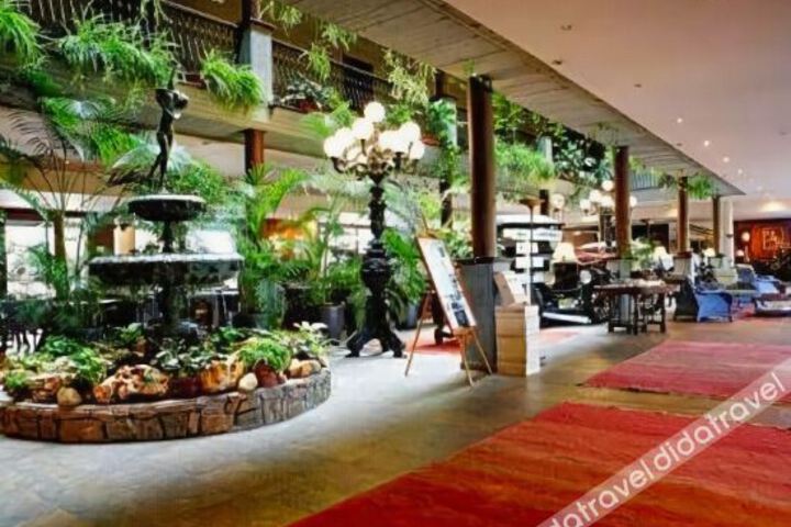 Hotel Interior 10 of 37