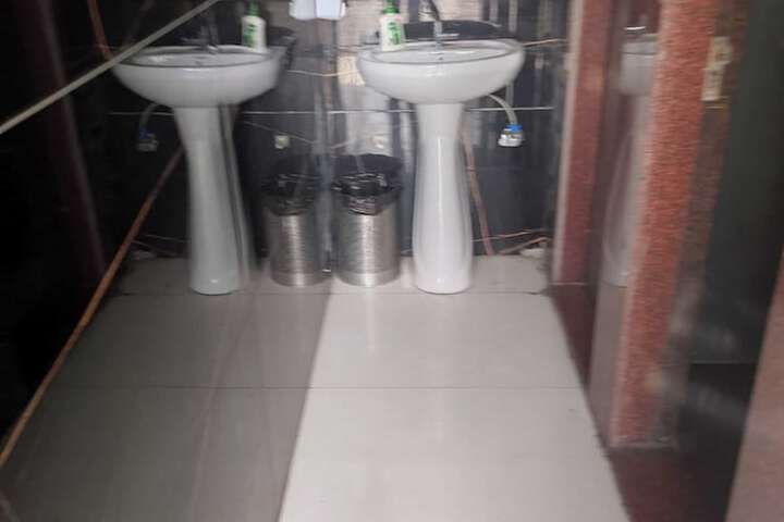 Room 6 of 19
