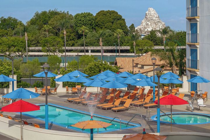 Photo of Courtyard by Marriott Anaheim Theme Park Entrance Pool