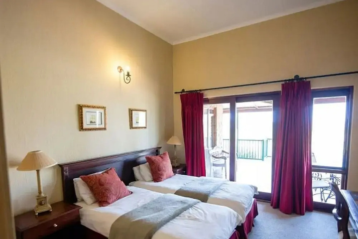 Room 4 of 11