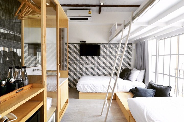 Room 9 of 73