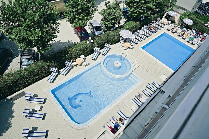 Pool 32 of 58