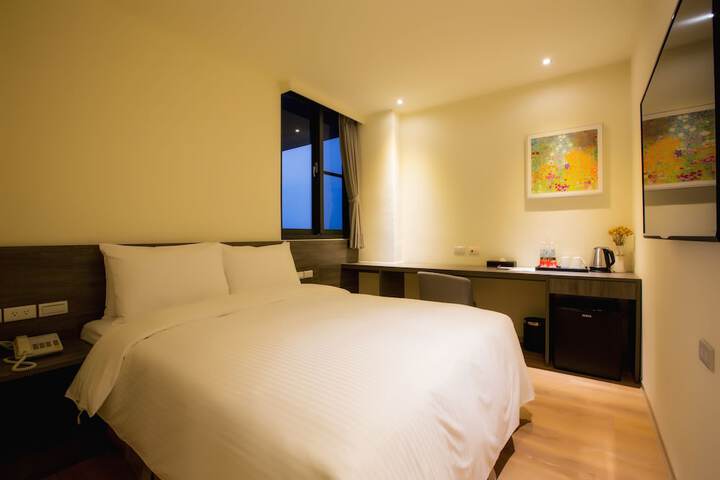 Room 12 of 63