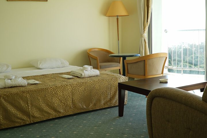 Room 14 of 95