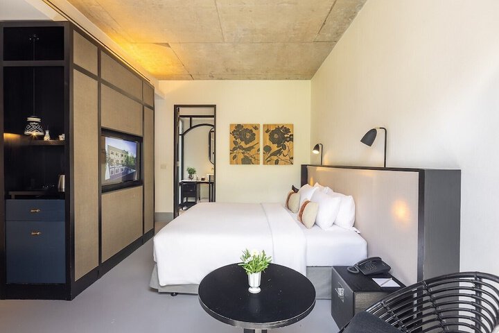 Room 12 of 40