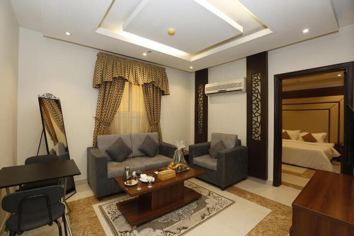 Room 9 of 25