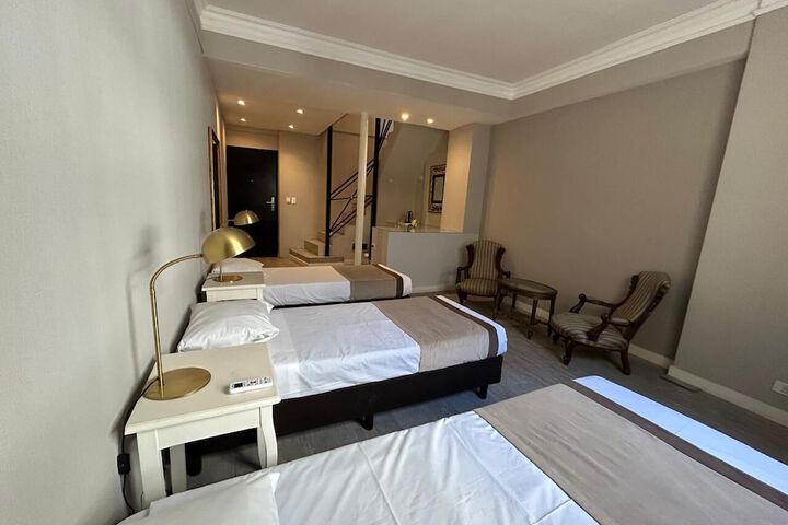 Room 46 of 76
