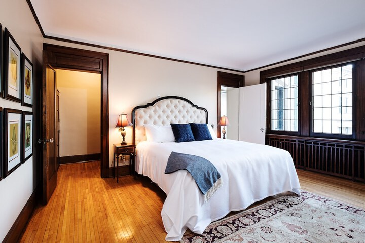Room 3 of 62