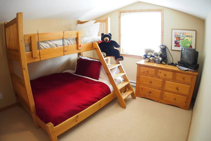 Room 3 of 11