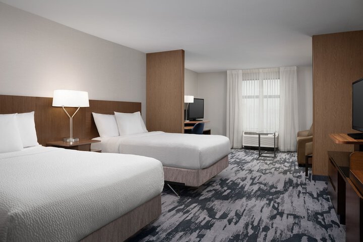 Room 10 of 33