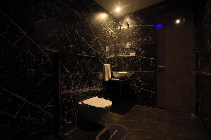 Room 18 of 29