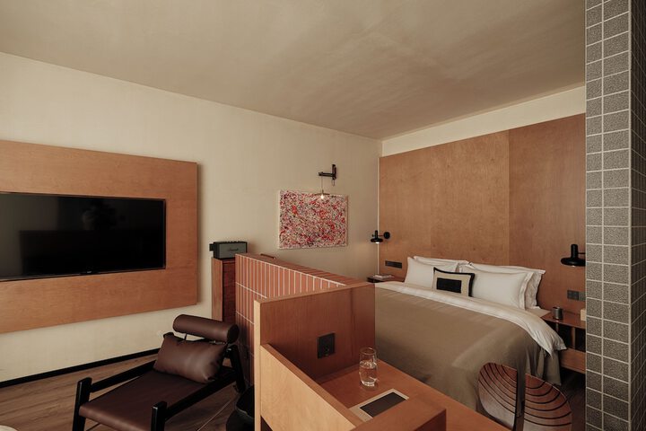 Room 50 of 169