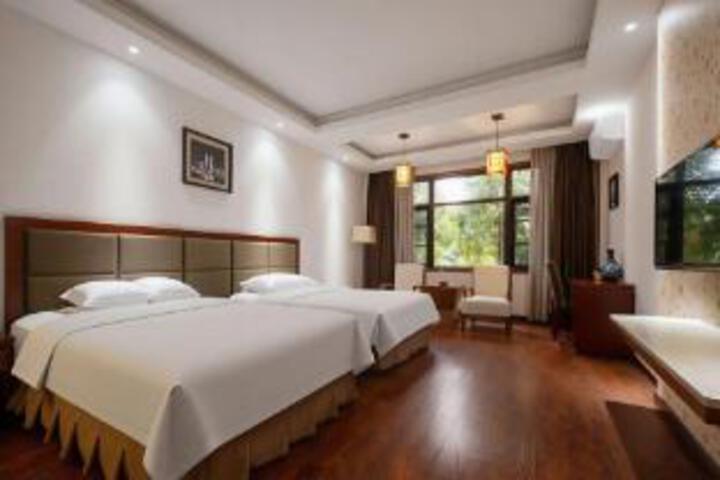 Room 14 of 14