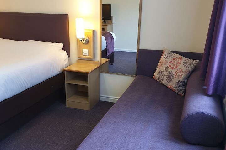 Room 5 of 52