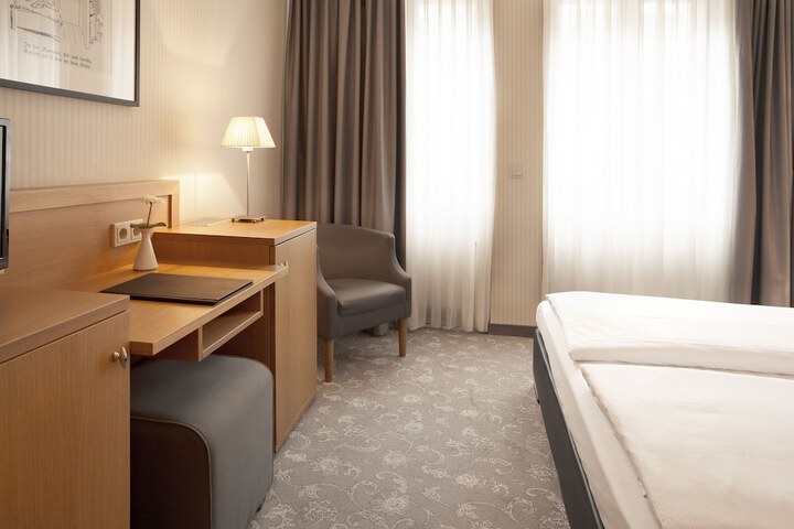 Room 26 of 51