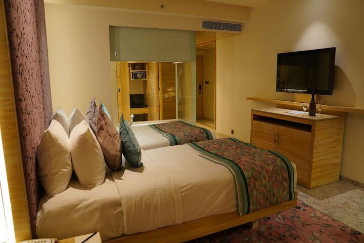 Room 21 of 49