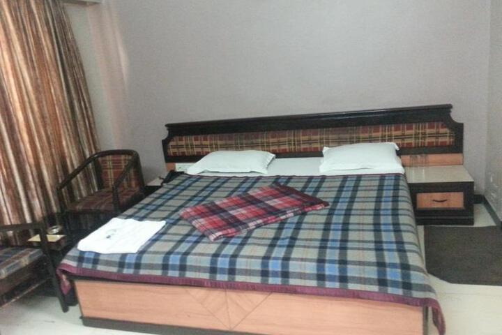 Room 4 of 5