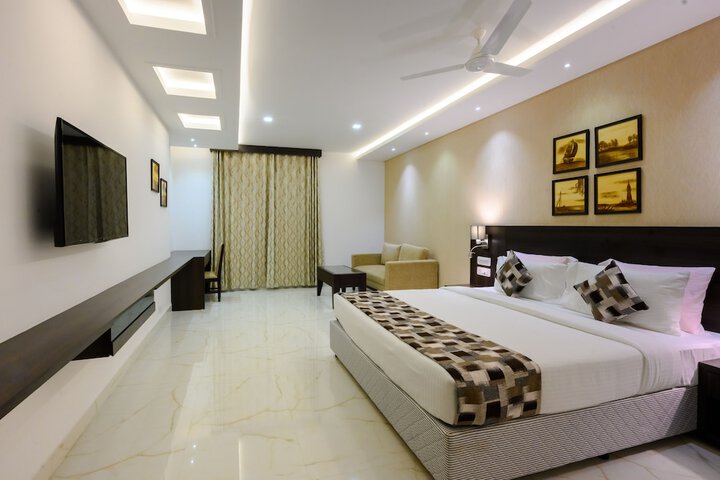Room 8 of 19