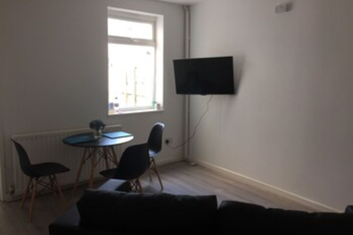 Room 8 of 18